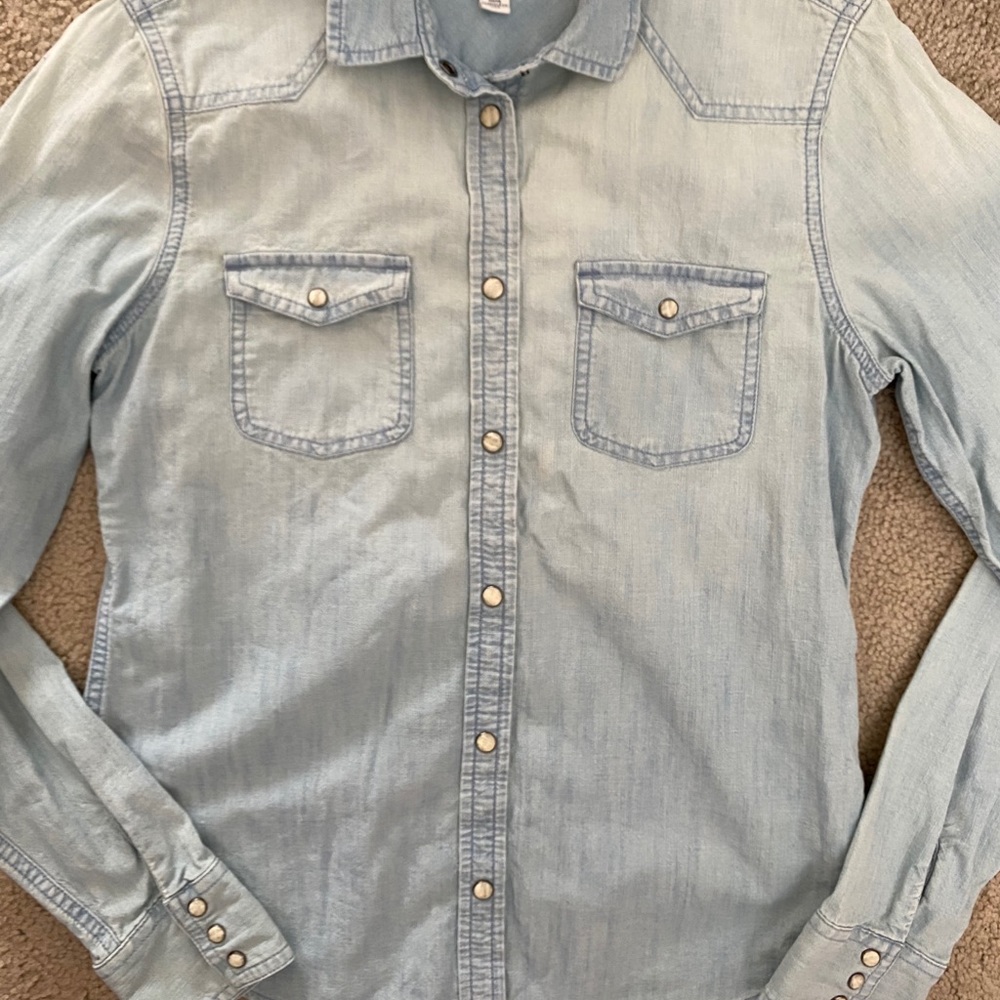 (SOLD) American Eagle Chambray Shirt